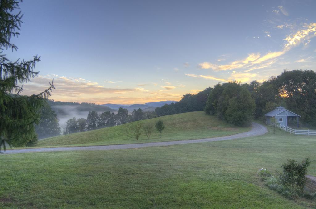Blue Mountain Mist Country Inn Sevierville Eksteriør billede